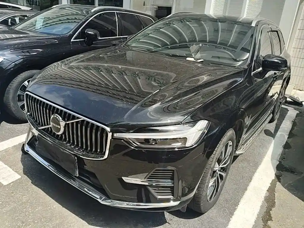 Volvo XC60 2025 B5 Luxury