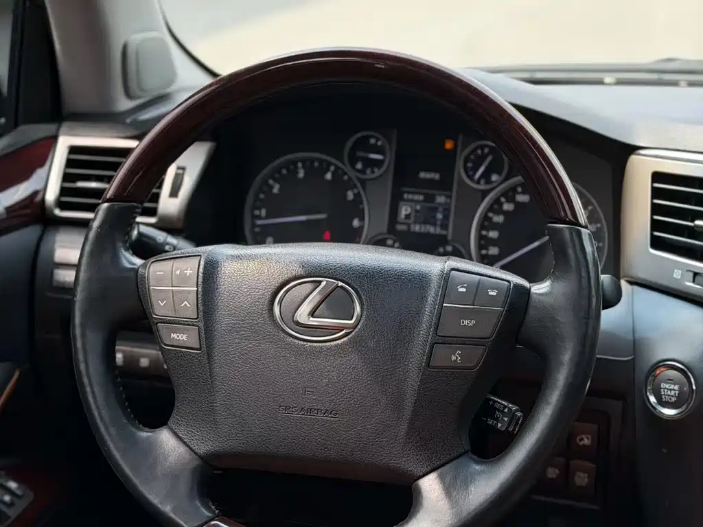 Lexus LX 2013 570
