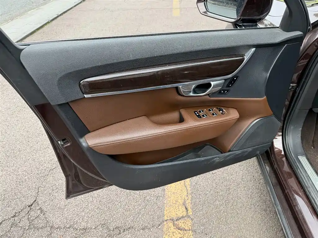 Volvo S90 2017 T4