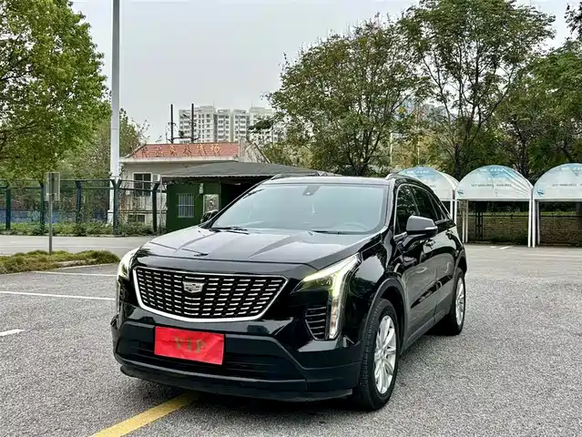 CADILLAC  XT4