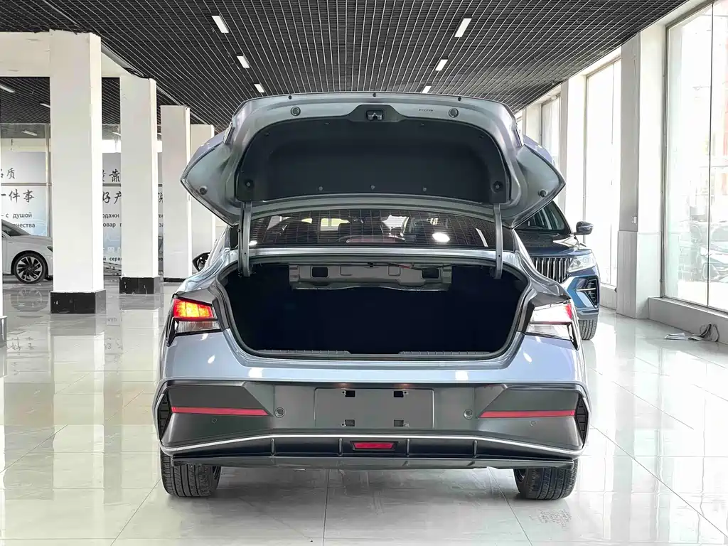 Hyundai Elantra — миниатюра 17
