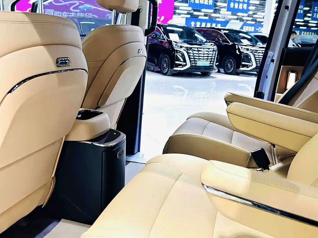 GAC Motor 传祺E8 PHEV — миниатюра 9