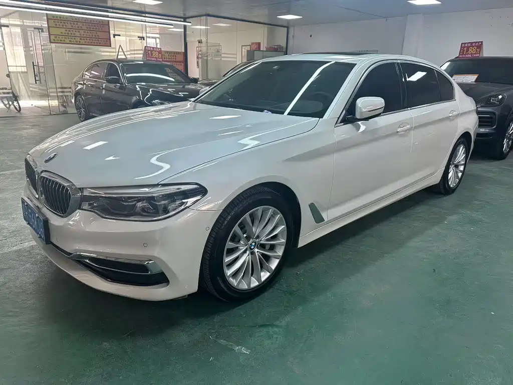 BMW 5 SERIES