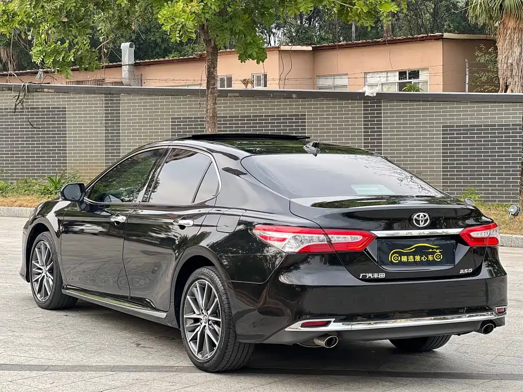 TOYOTA CAMRY
