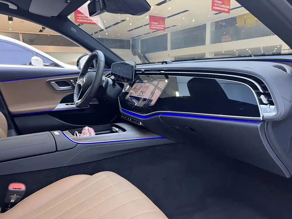 Mercedes-Benz E-Class — миниатюра 16