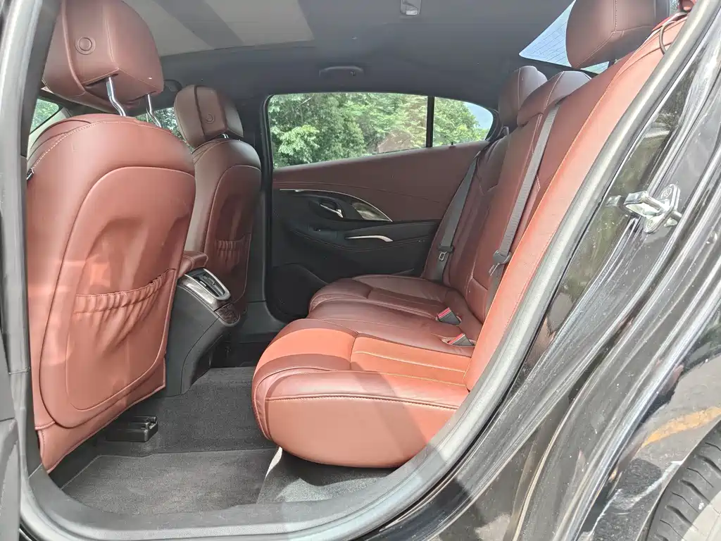Buick LaCrosse — миниатюра 5