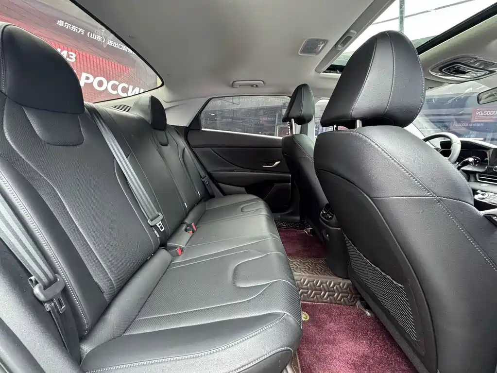 Hyundai Elantra — миниатюра 19