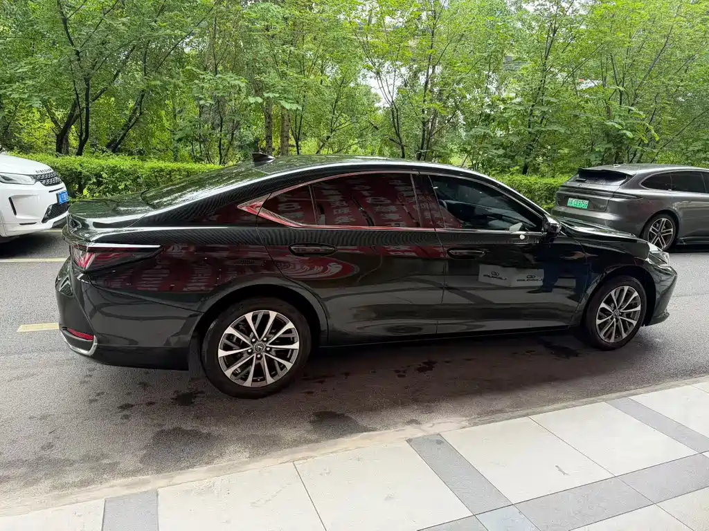 Lexus ES — миниатюра 4