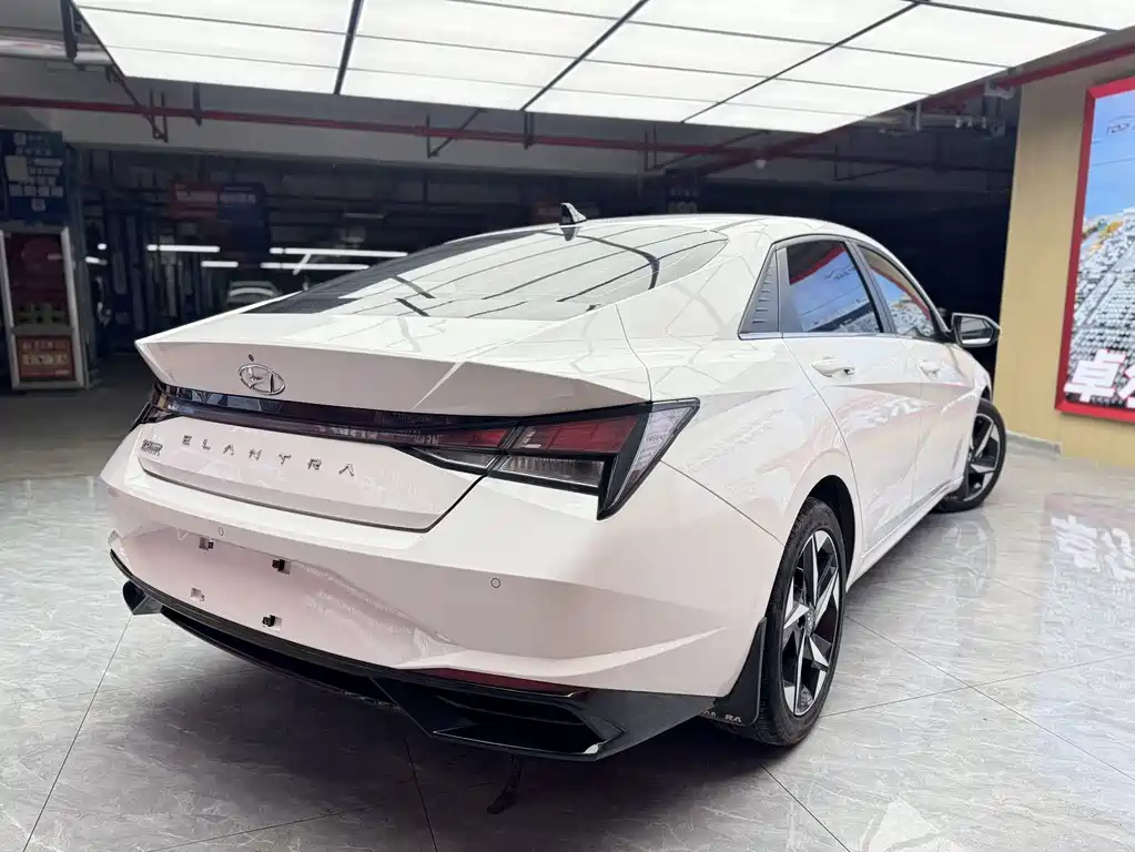 Hyundai Elantra — миниатюра 5