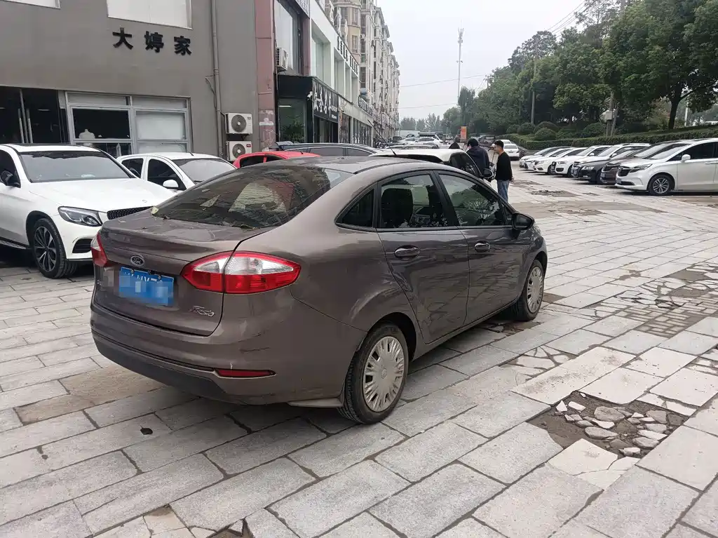 Ford Fiesta — миниатюра 7