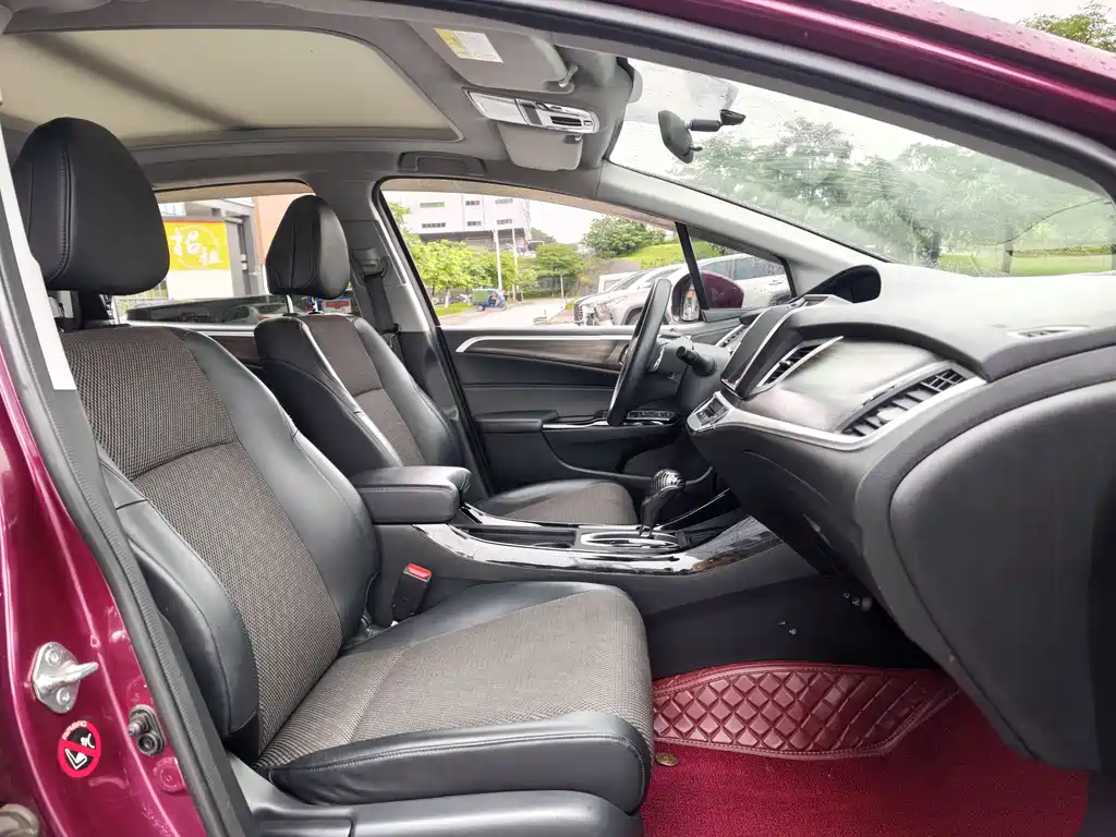 Honda Jade 2017 210TURBO CVT 5 мест