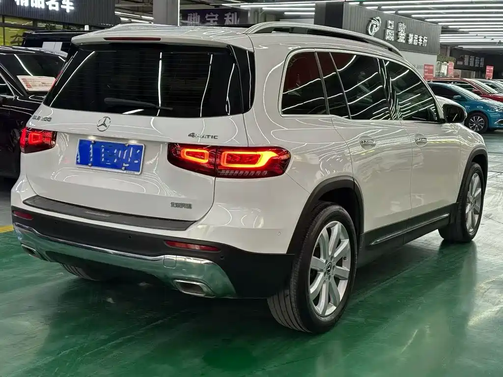 MERCEDES-BENZ GLB