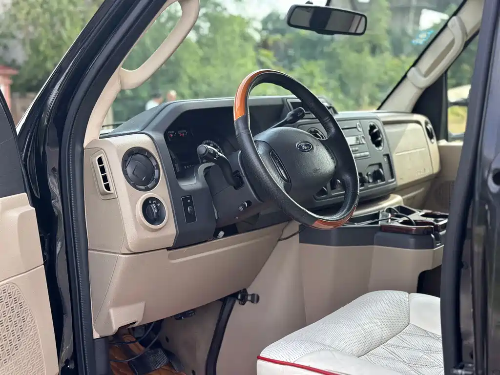 Ford E350 2011 5.4L