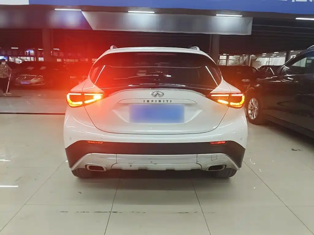 Infiniti QX30 — миниатюра 6