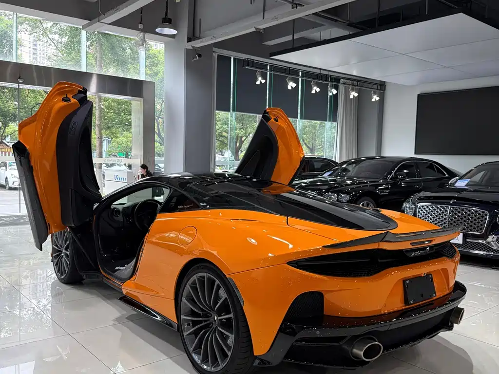 McLaren GT — миниатюра 5