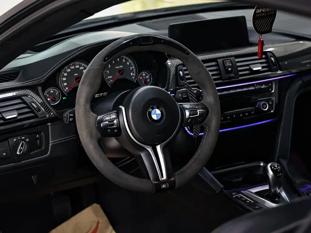 BMW M4 — миниатюра 11