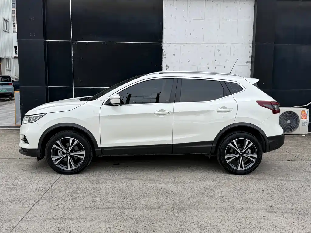 Nissan Qashqai — миниатюра 15