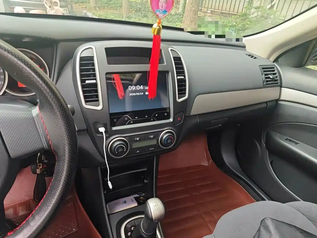 Nissan Sylphy 2019 1.6XE+ MT Lead