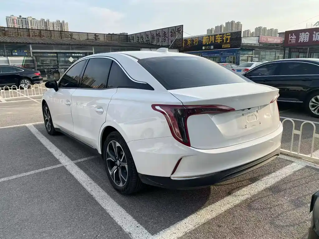 Hongqi Hongqi E-QM5 — миниатюра 4
