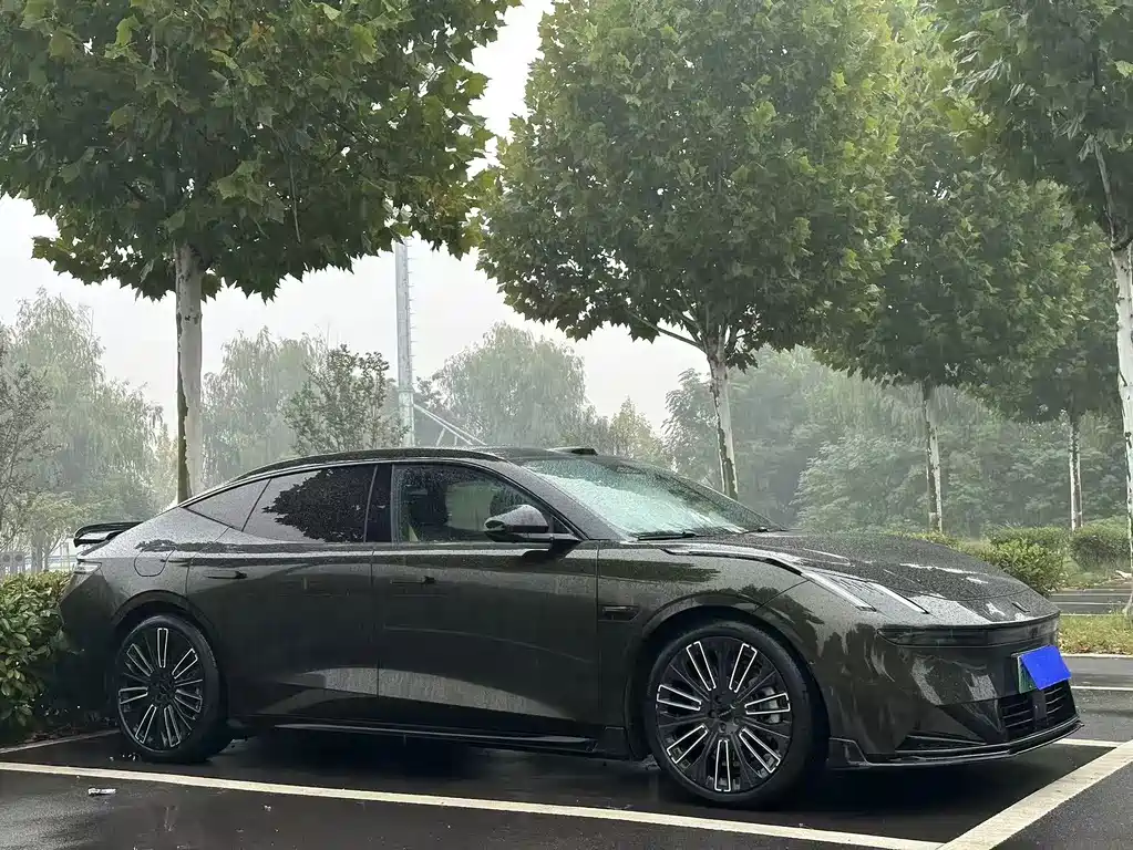 Lynk & Co 10 — миниатюра 3