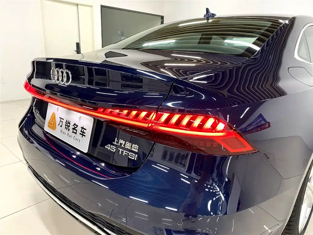 Audi A7L 2022 45 TFSI S-line