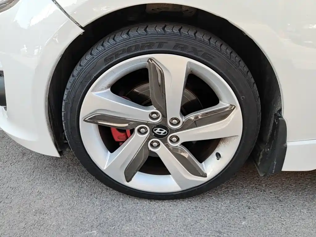 Hyundai Veloster — миниатюра 23