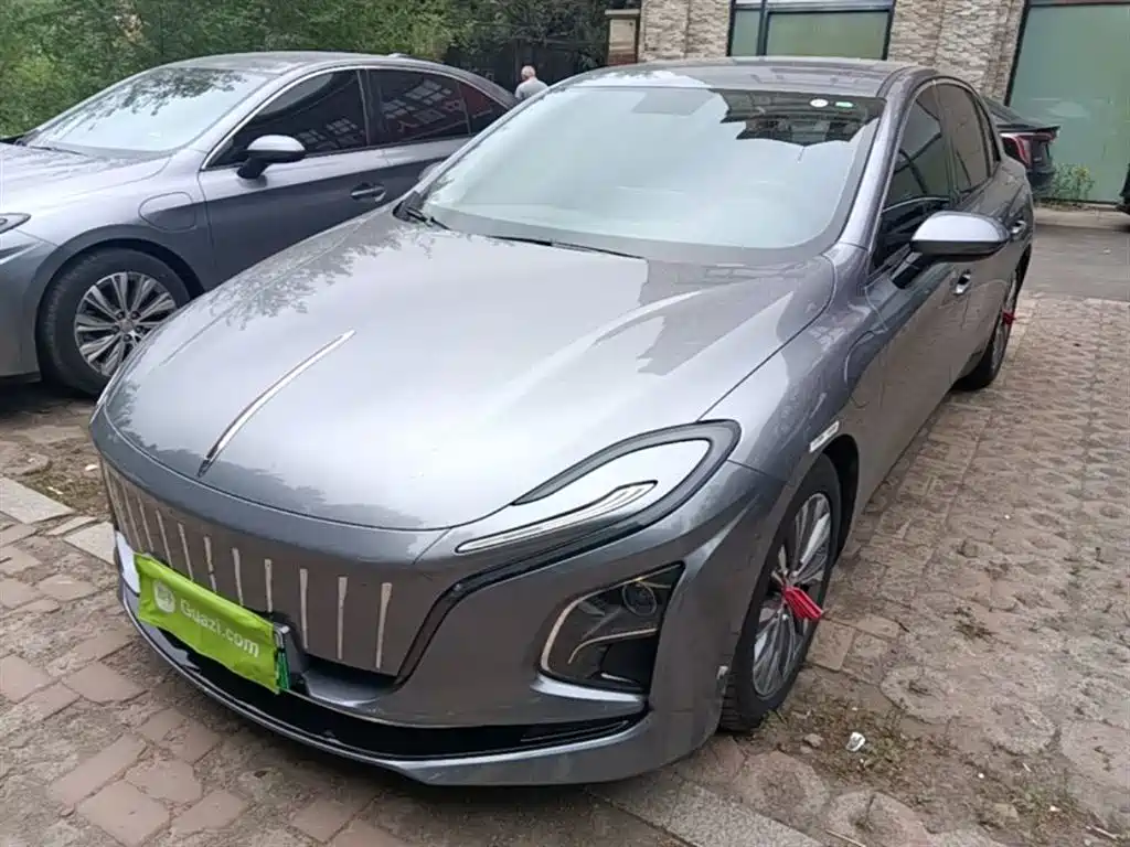 Hongqi Hongqi E-QM5 2024