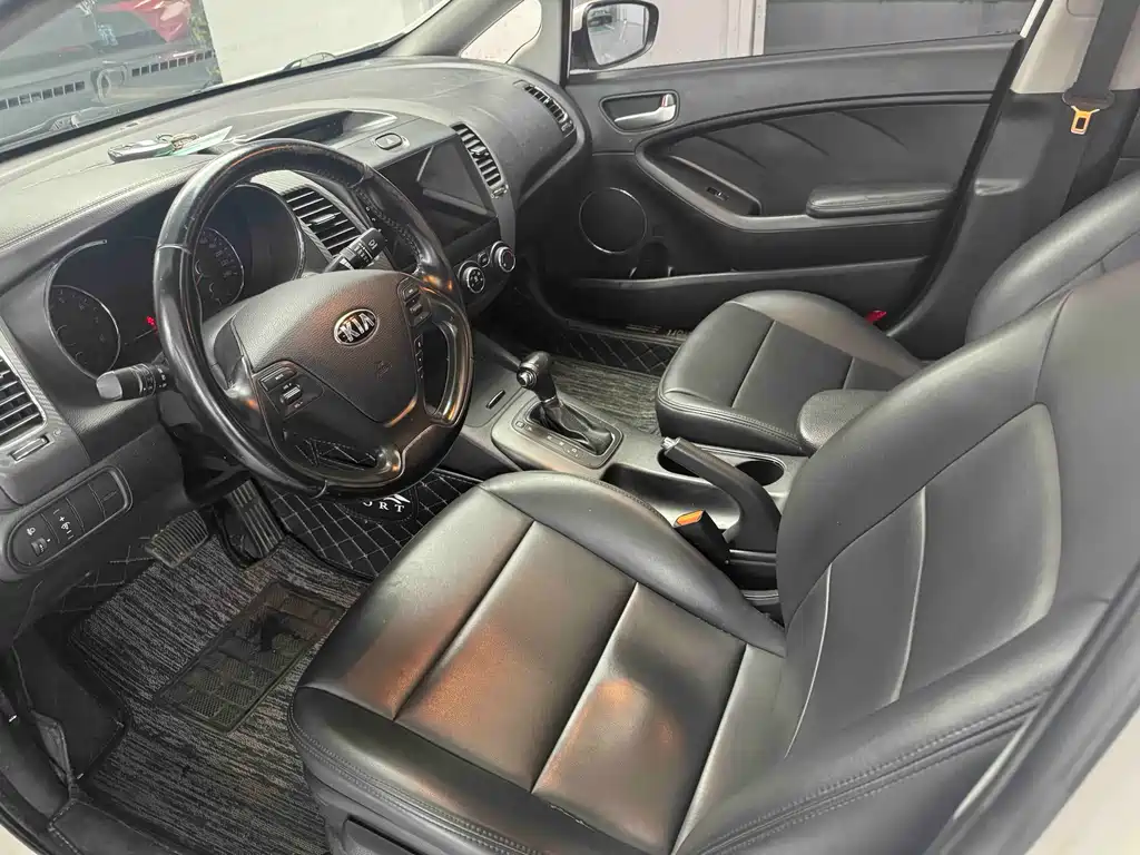 Kia K3 2015 1.6L AT GLS