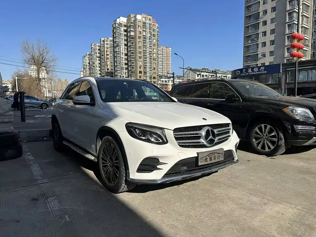 MERCEDES-BENZ GLC