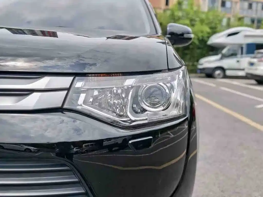 Mitsubishi Outlander (Import) — миниатюра 7