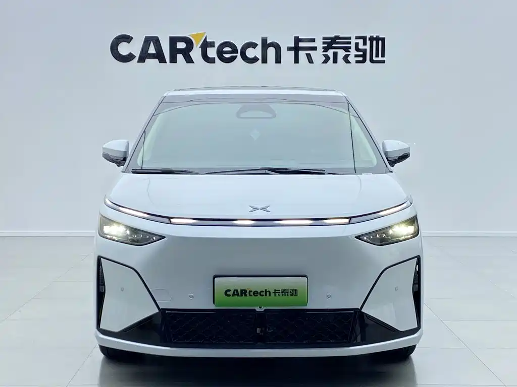 XPeng X9 — миниатюра 2