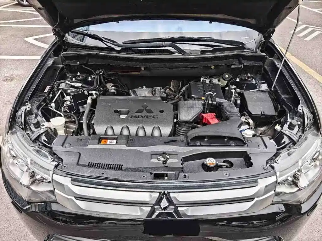 Mitsubishi Outlander (Import) — миниатюра 9