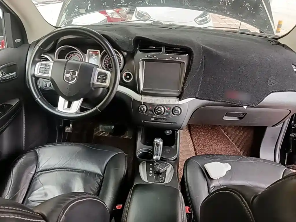 Dodge Journey — миниатюра 10