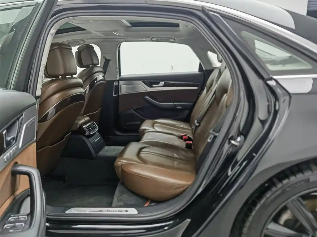 Audi A8 — миниатюра 15