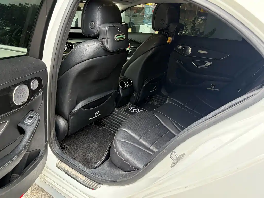 Mercedes-Benz C-Class — миниатюра 6