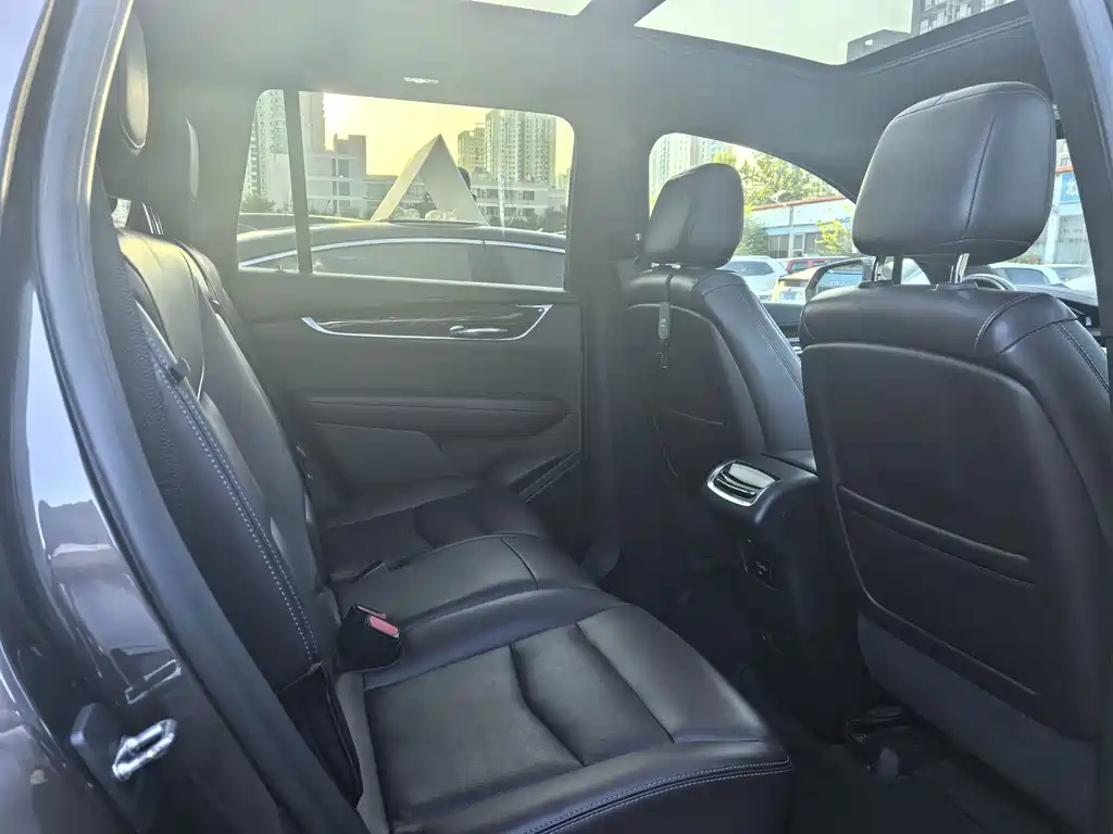 Cadillac XT6 — миниатюра 9