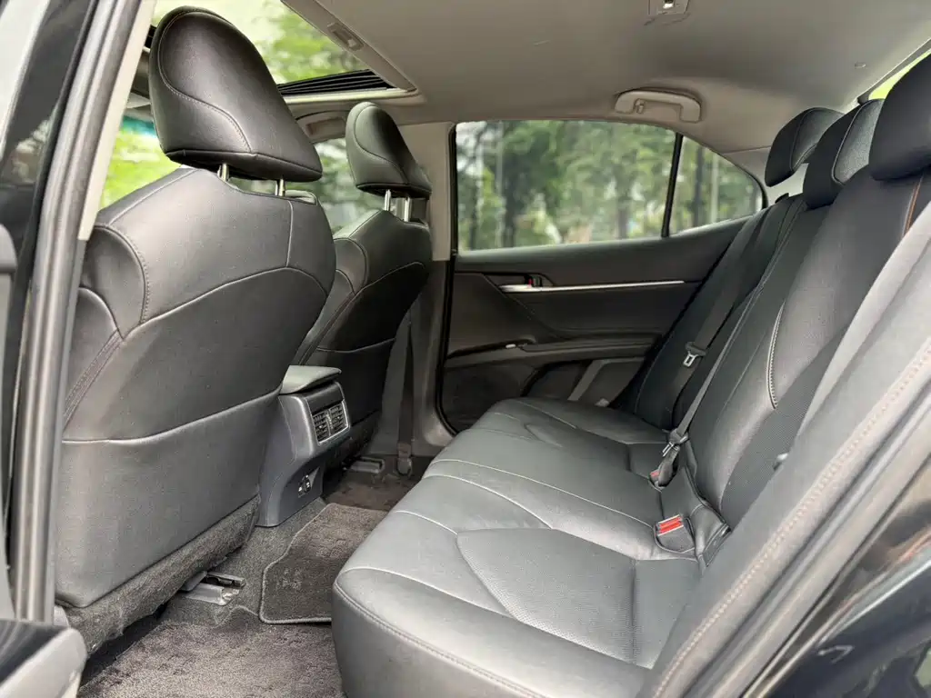 Toyota Camry 2021 2.0G Luxury
