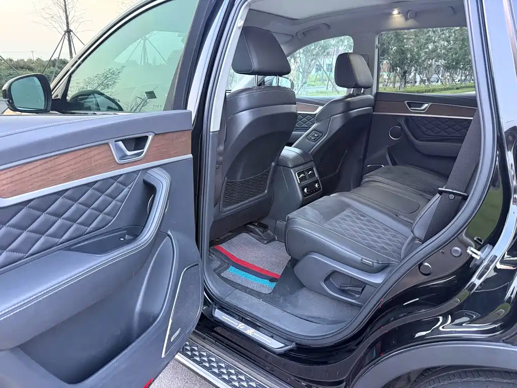 Hongqi Hongqi HS7 — миниатюра 10