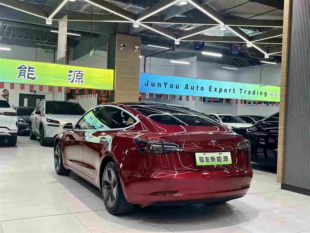Tesla Model 3 — миниатюра 12