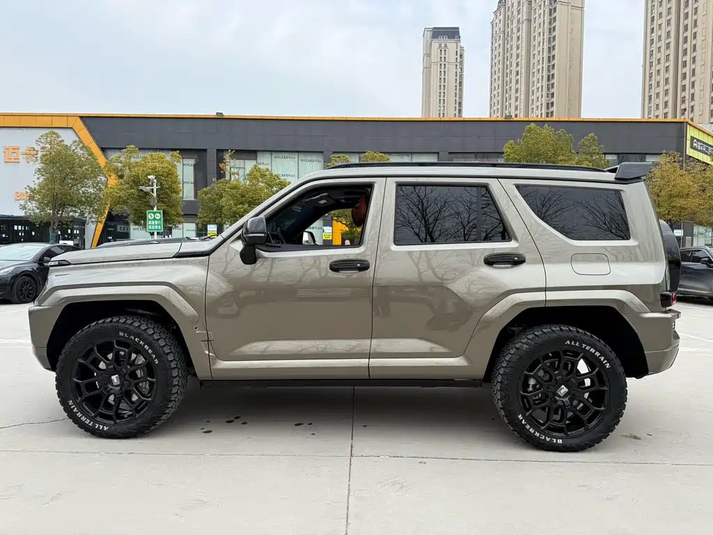 TANK TANK 700 NEW ENERGY