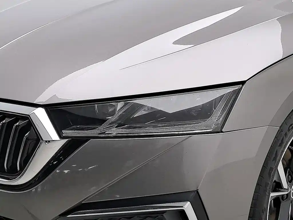 Skoda Octavia - фото 7