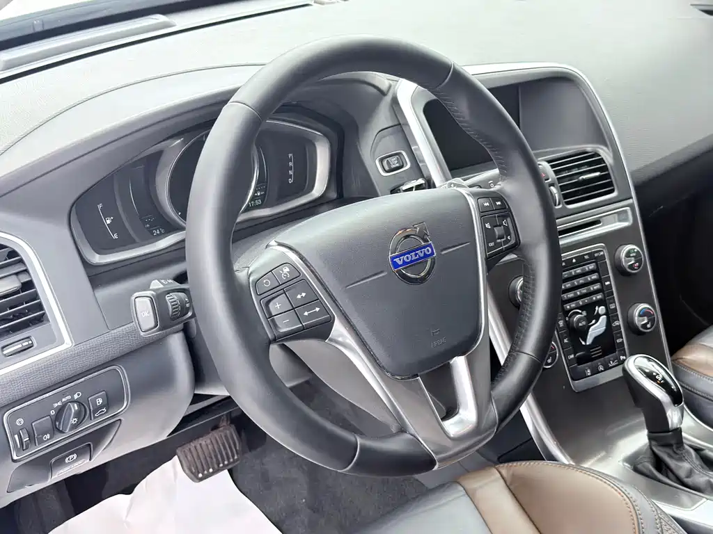 Volvo XC60 (Import) — миниатюра 10