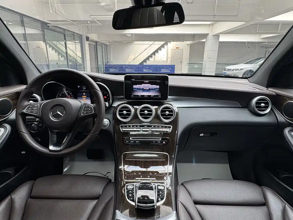 Mercedes-Benz GLC 2019 GLC 260 4MATIC