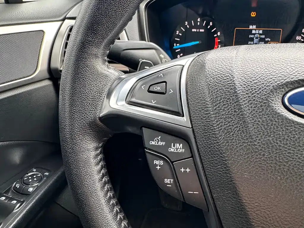 Ford Mondeo — миниатюра 25