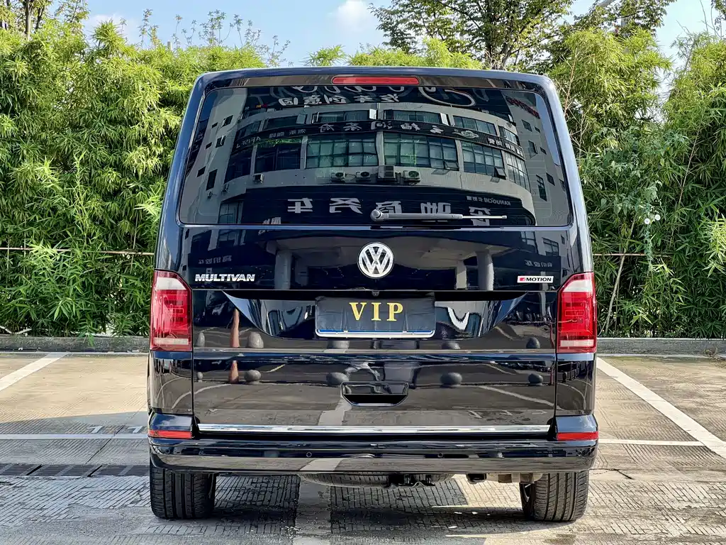 Volkswagen Multivan — миниатюра 5