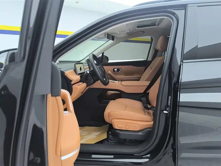 Leapmotor C16 2026 580 Premium 6 мест
