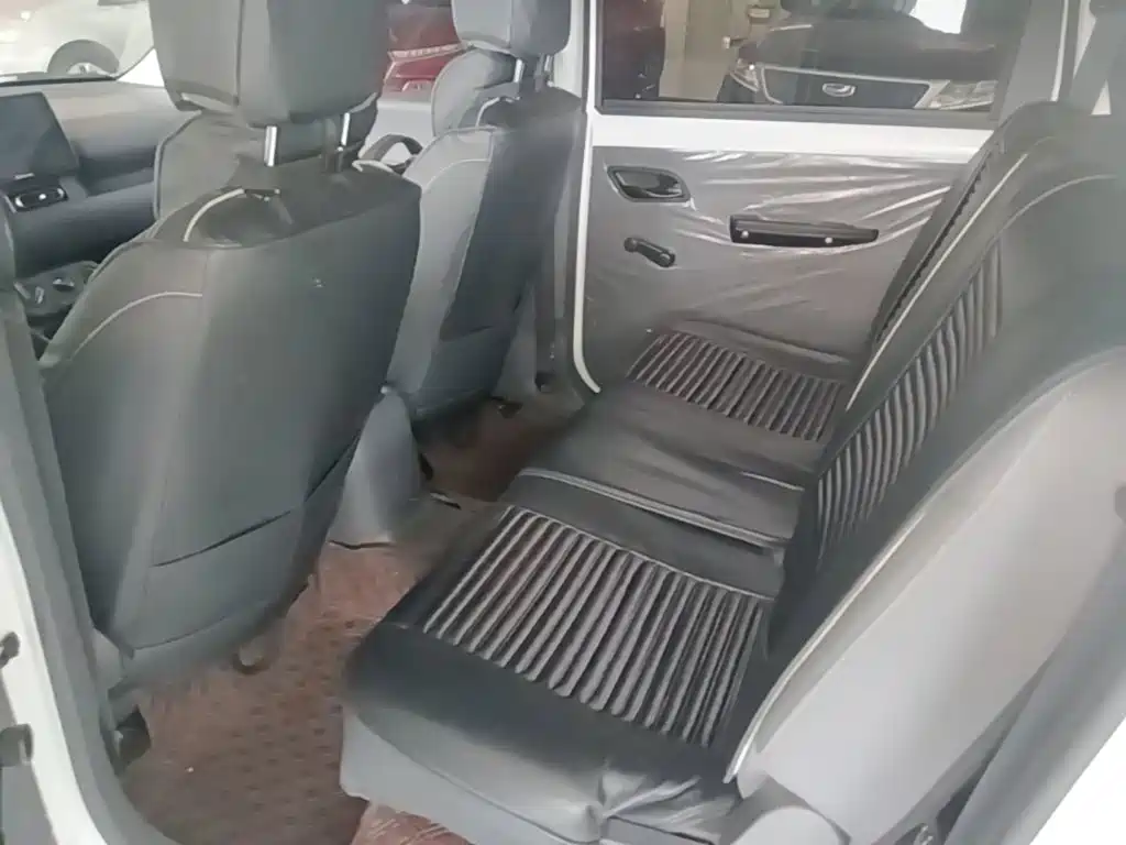 Wuling Hongguang EV — миниатюра 17