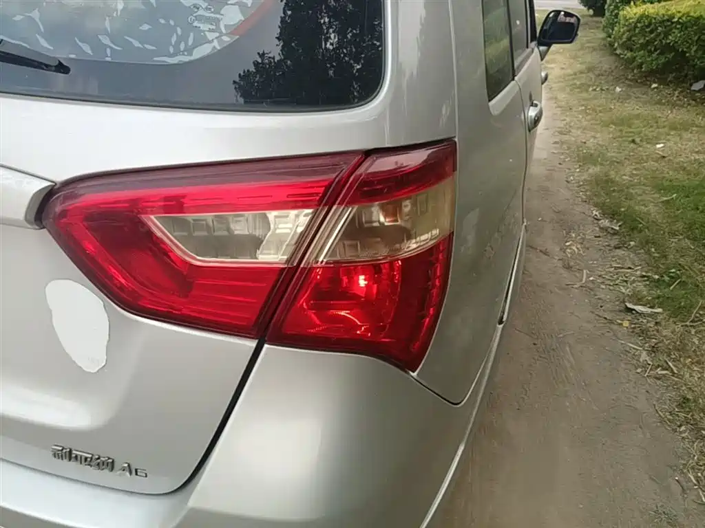 Suzuki Liana A6 — миниатюра 8