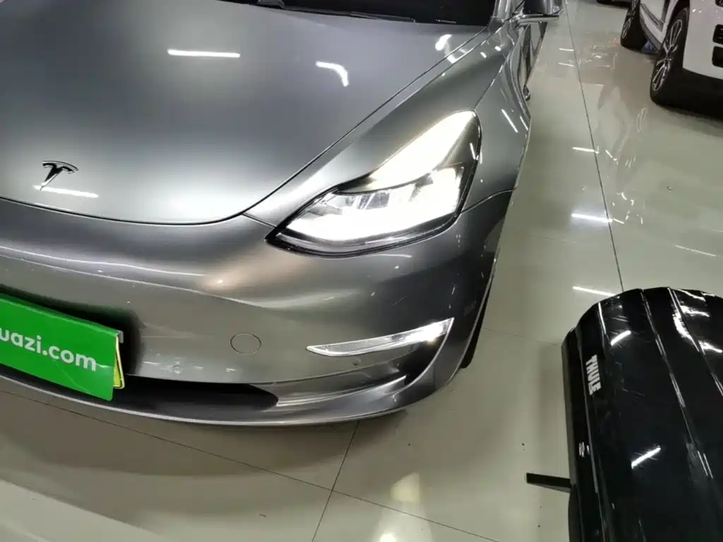 Tesla Model 3 — миниатюра 24