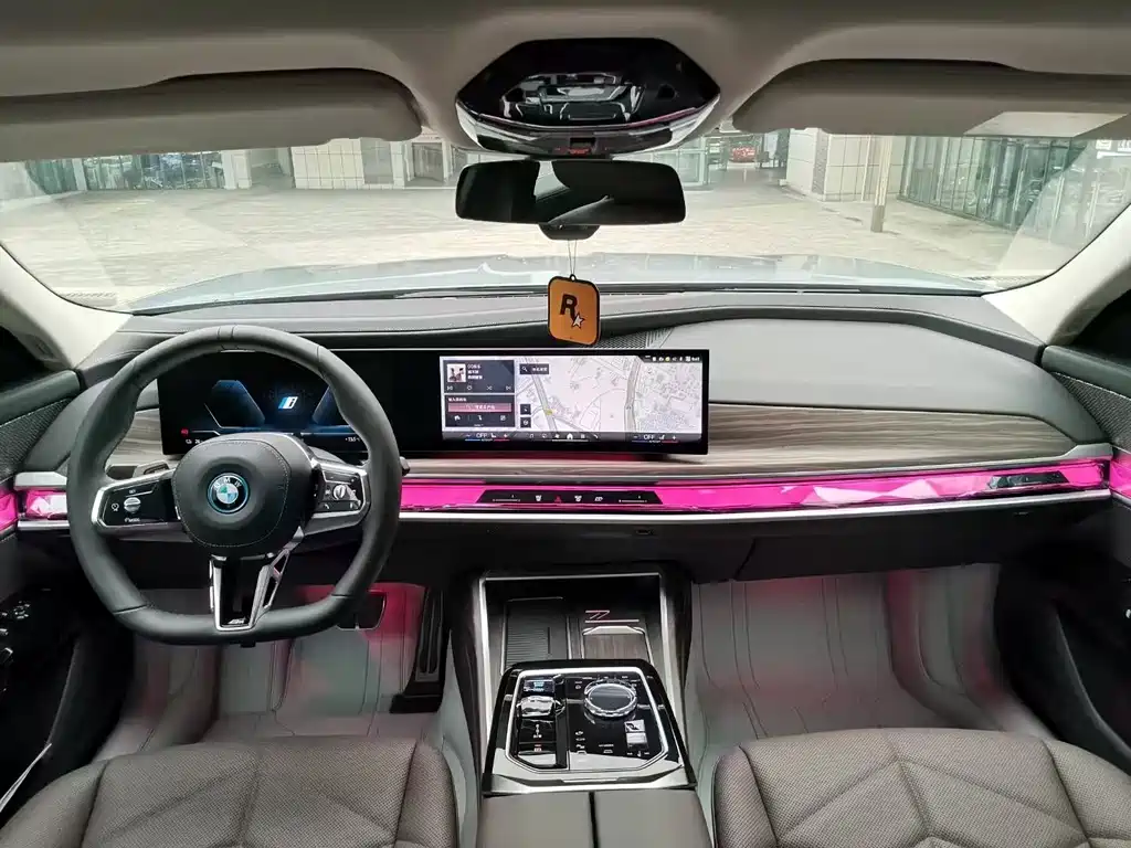 BMW i7 — миниатюра 6